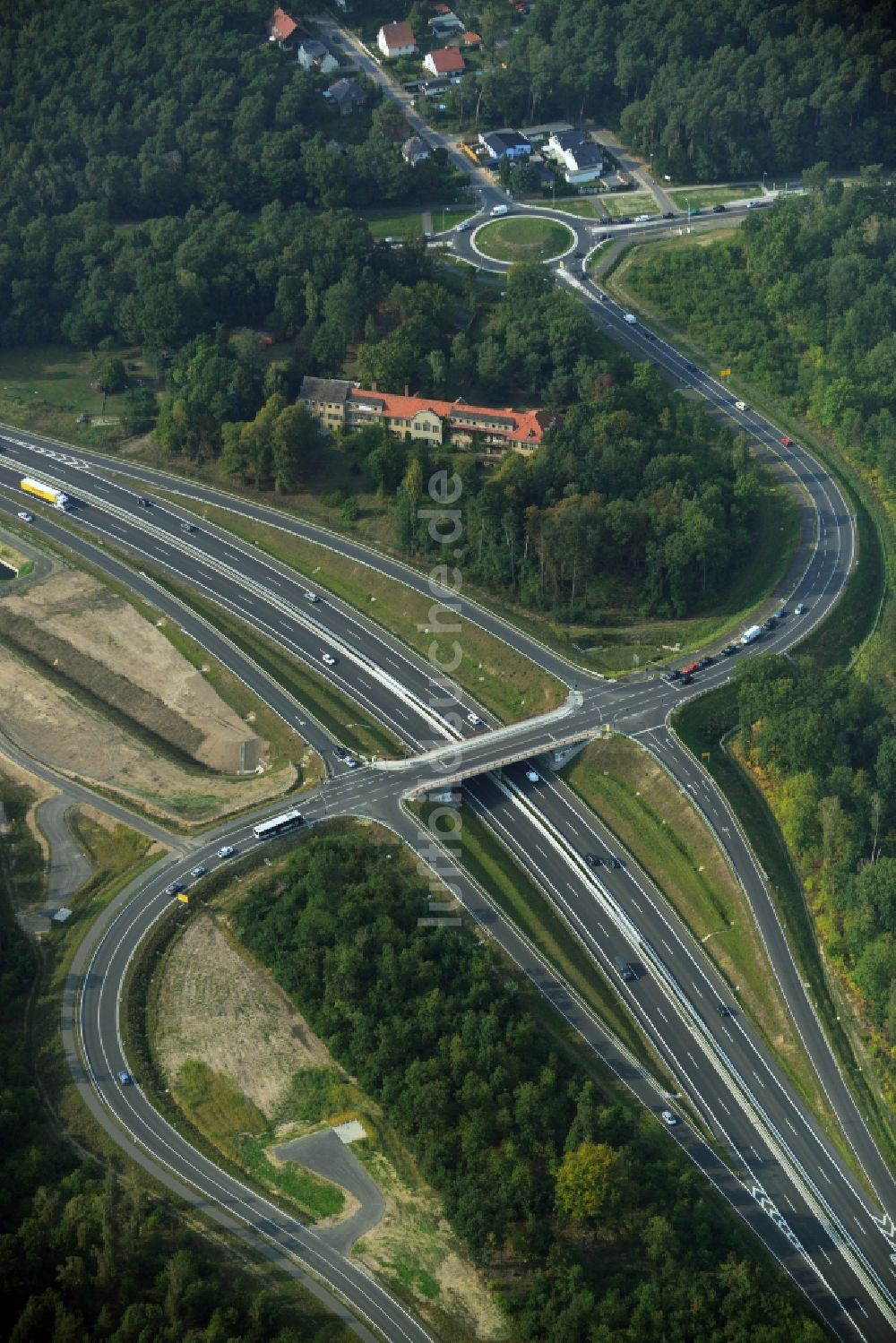 Luftbild Stahnsdorf OT Güterfelde - Ausbau und Umbau der Landesstraße L40 zur Ortsumgehung Güterfelde in Brandenburg