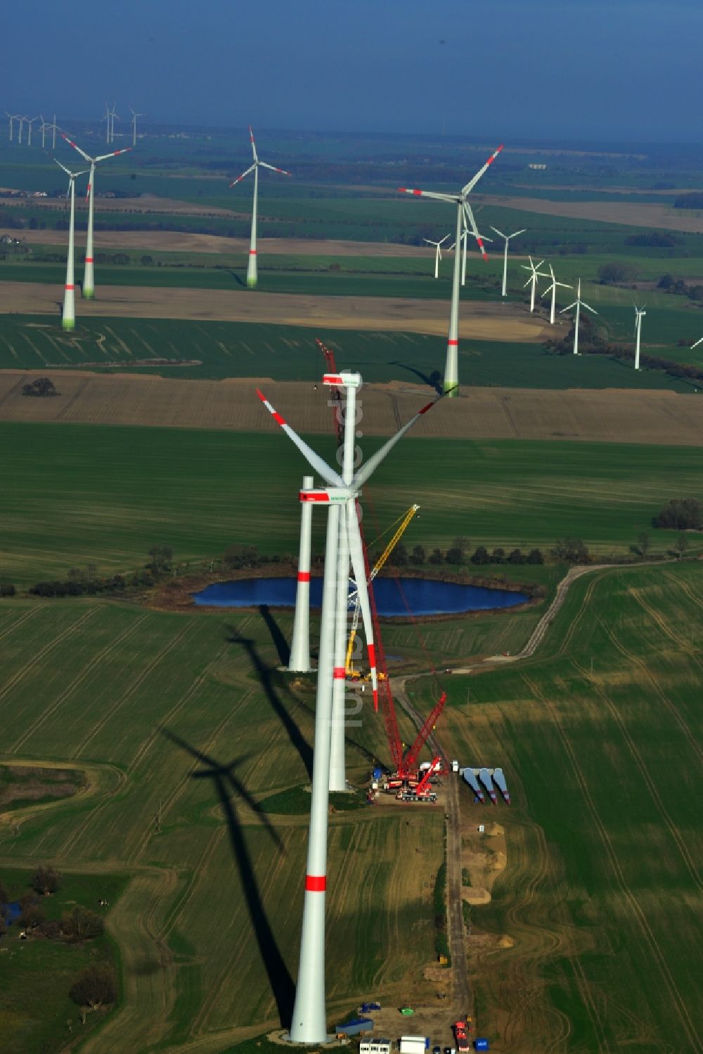 Luftaufnahme Prenzlau - Bau eines Windrades bei Prenzlau im Bundesland Brandenburg