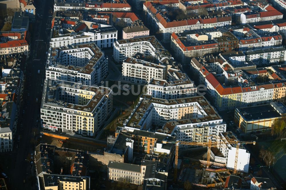 Luftbild Berlin - Baustelle Box Seven am Freudenberg- Areal im Wohngebiet an der Boxhagener Straße in Berlin Friedrichshain