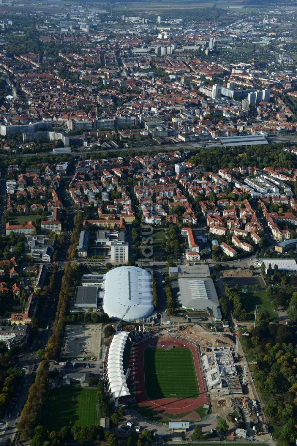 Erfurt von oben - Baustelle zum Umbau der Arena des Stadion Steigerwaldstadion in Erfurt im Bundesland Thüringen