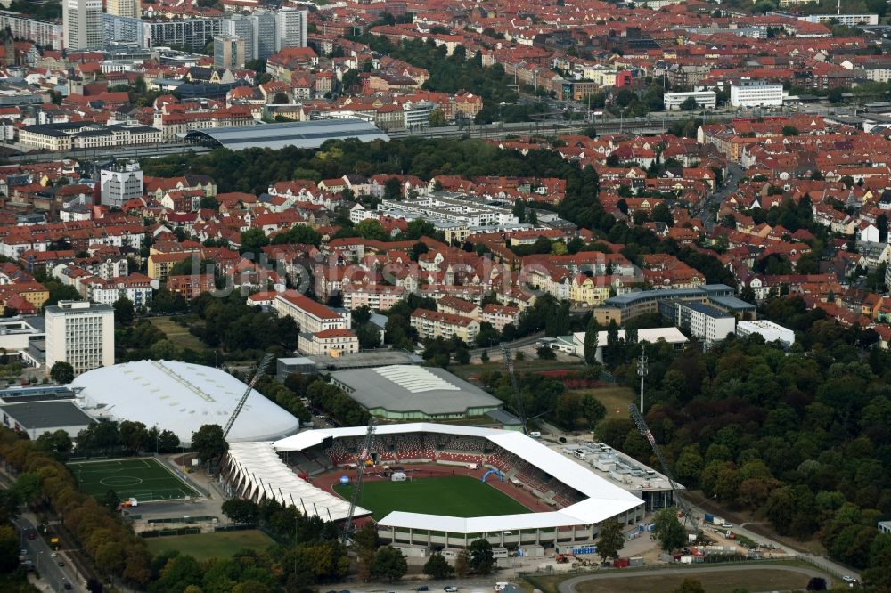 Erfurt aus der Vogelperspektive: Baustelle zum Umbau der Arena des Stadion Steigerwaldstadion in Erfurt im Bundesland Thüringen