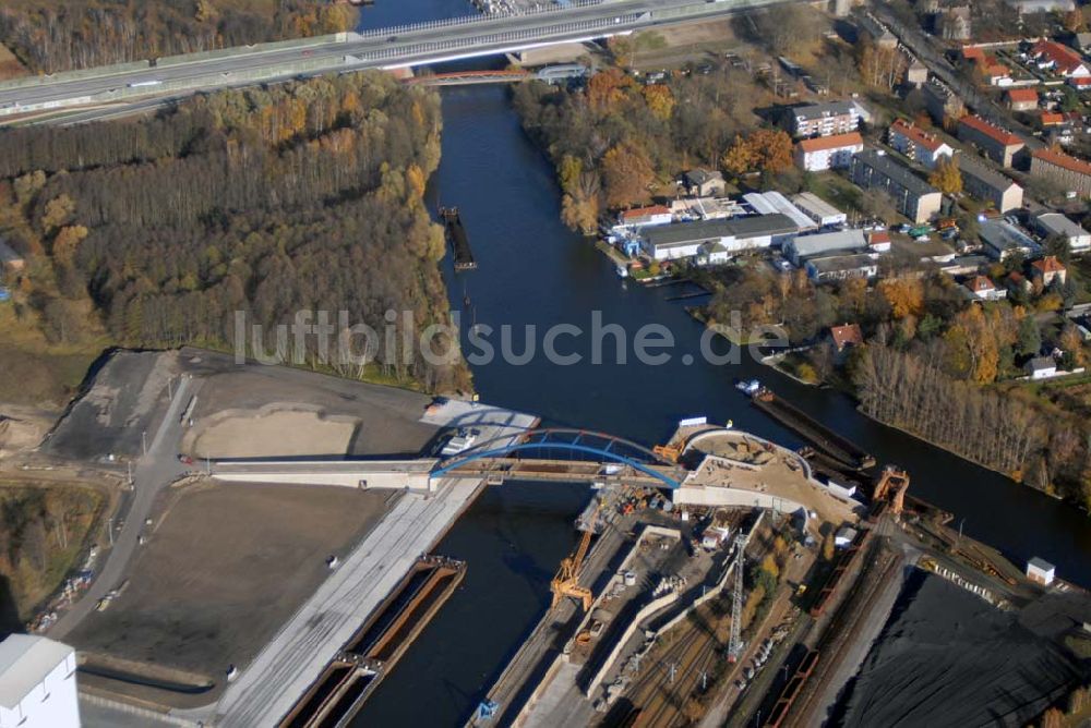 Königs Wusterhausen aus der Vogelperspektive: Brücke über den Nottekanal am Binnenhafen Königs Wusterhausen