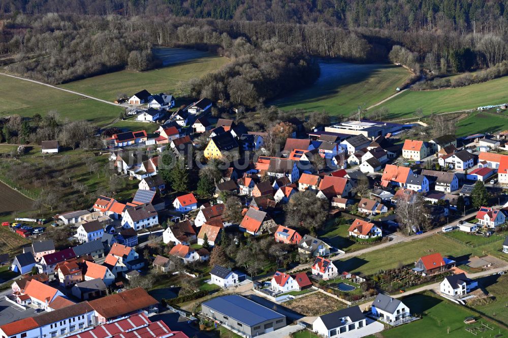 Luftaufnahme Schupf - Dorf - Ansicht am Rande von Waldgebieten in Schupf im Bundesland Bayern, Deutschland