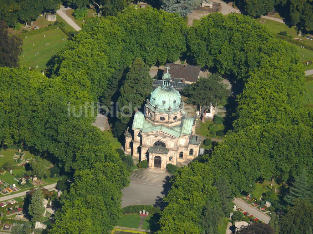 Luftbild Freiburg im Breisgau - Einsegnungshalle auf dem Hauptfriedhof Freiburg, Baden-Württemberg