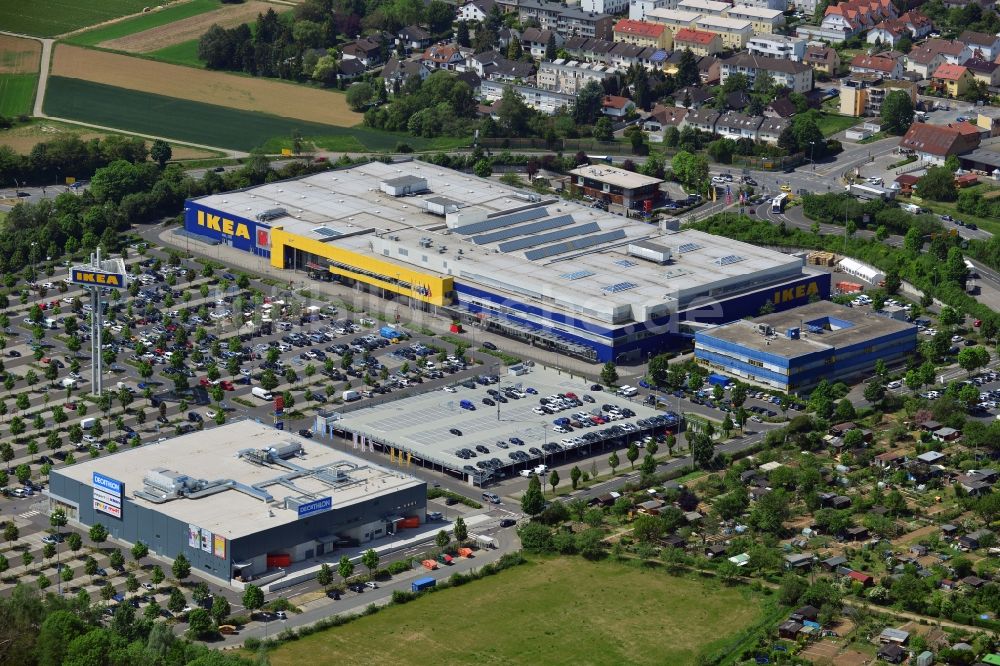 Luftbild Hofheim am Taunus - Gebäude des Einkaufszentrum IKEA Einrichtungshaus Wallau in Hofheim am Taunus im Bundesland Hessen