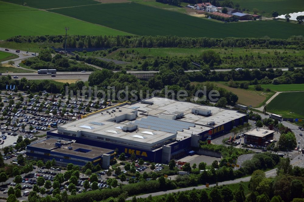Hofheim am Taunus aus der Vogelperspektive: Gebäude des Einkaufszentrum IKEA Einrichtungshaus Wallau in Hofheim am Taunus im Bundesland Hessen