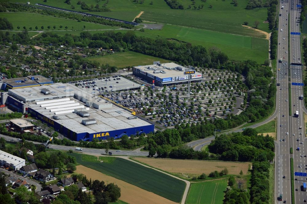 Luftaufnahme Hofheim am Taunus - Gebäude des Einkaufszentrum IKEA Einrichtungshaus Wallau in Hofheim am Taunus im Bundesland Hessen