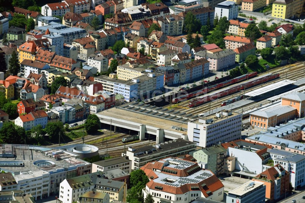 Luftaufnahme Passau - Hauptbahnhof der Deutschen Bahn im Ortsteil Sankt Nikola in Passau im Bundesland Bayern, Deutschland