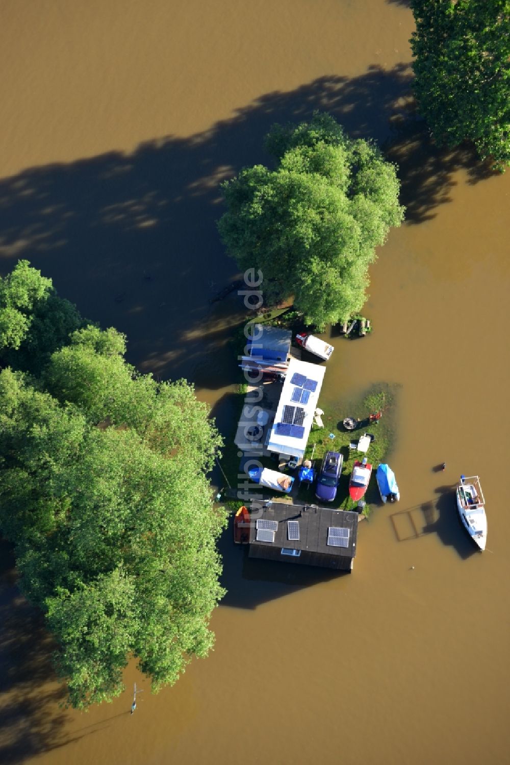 Luftbild Dessau-Roßlau - Hochwasser Pegel - Situation durch Überschwemmung und Übertritt der Ufer der Elbe bei Dessau-Roßlau im Bundesland Sachsen-Anhalt