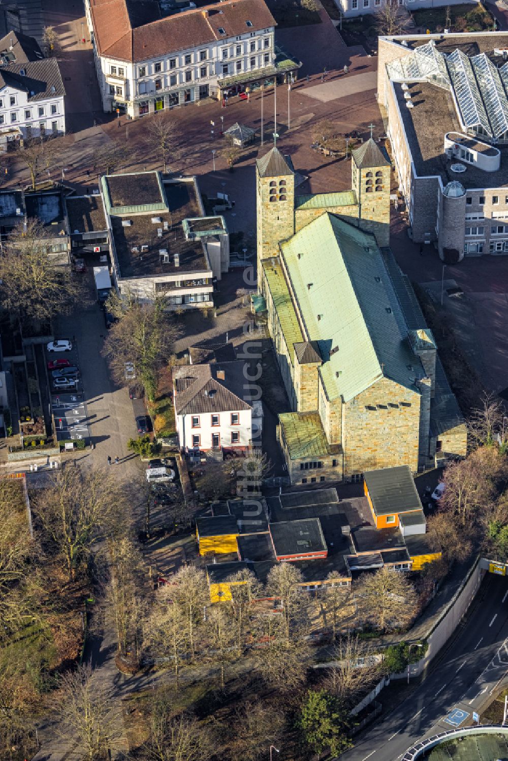 Luftaufnahme Unna - Kirchengebäude der St. Katharina Unna am Katharinenplatz in Unna im Bundesland Nordrhein-Westfalen, Deutschland