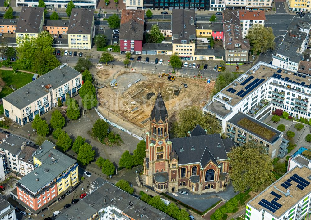 Luftbild Essen - Kirchengebäude der Kreuzeskirche in Essen im Bundesland Nordrhein-Westfalen, Deutschland