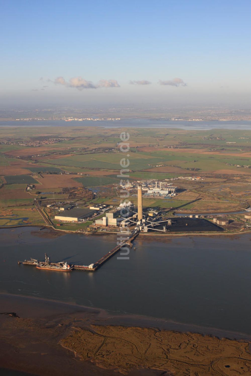Kingsnorth aus der Vogelperspektive: Kohle- und Ölkraftwerk Kingsnorth
