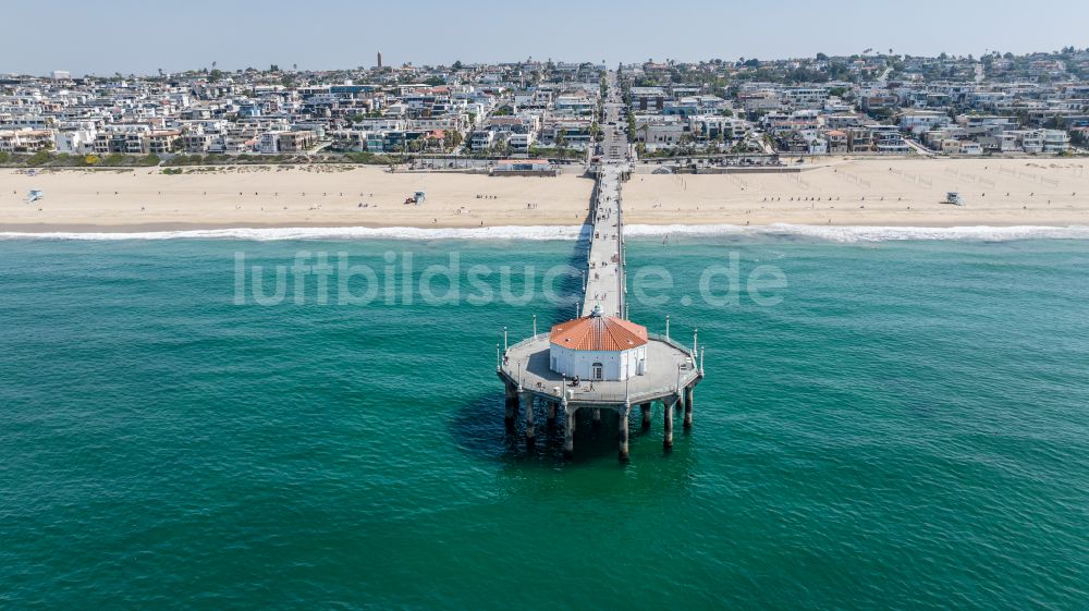 Luftbild Manhattan Beach - Konstruktion der Seebrücke über Manhattan Beach Pier in Manhattan Beach in Kalifornien, USA