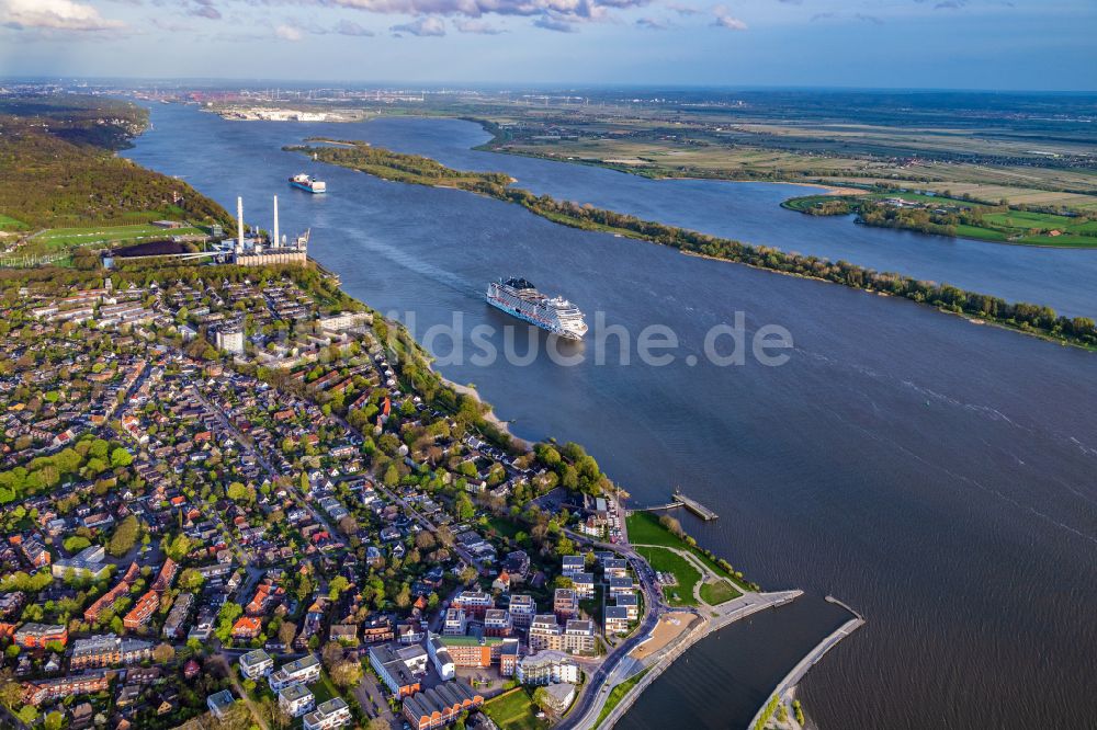 Luftbild Schulau - Kreuzfahrtschiff MSC Euribia in Fahrt auf der Elbe in Schulau im Bundesland Schleswig-Holstein, Deutschland