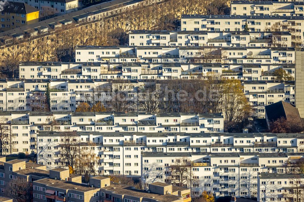 Köln von oben - Mehrfamilienhaussiedlung im Ortsteil Buchforst in Köln im Bundesland Nordrhein-Westfalen, Deutschland
