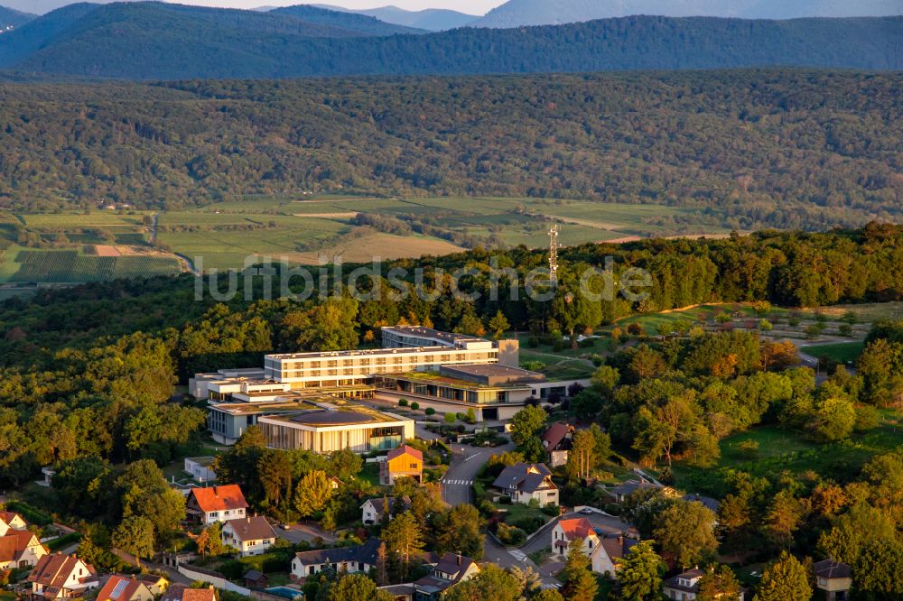Luftaufnahme Bischoffsheim - Schulgebäude Le Bischenberg in Bischoffsheim in Grand Est, Frankreich
