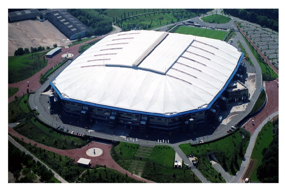 Luftaufnahme Gelsenkirchen - Sportstätten-Gelände der Arena des Stadion in Gelsenkirchen im Bundesland Nordrhein-Westfalen