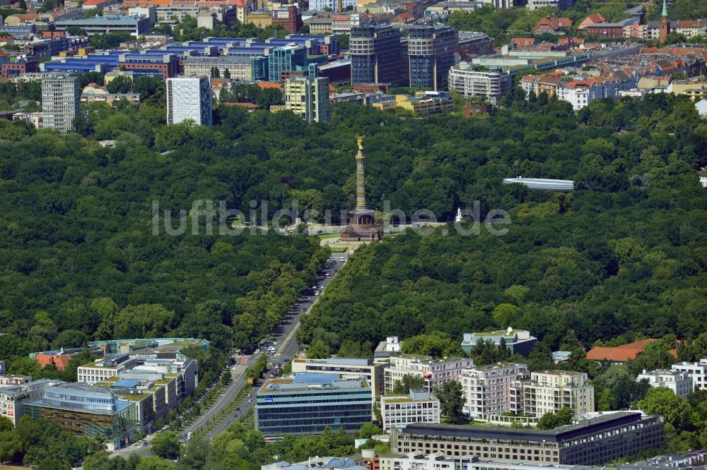 Luftaufnahme Berlin - Stadtteilansicht auf den Berliner Tiergarten mit dem Kreisverkehr an der Siegessäule und dem Spreebogen in Moabit von Berlin