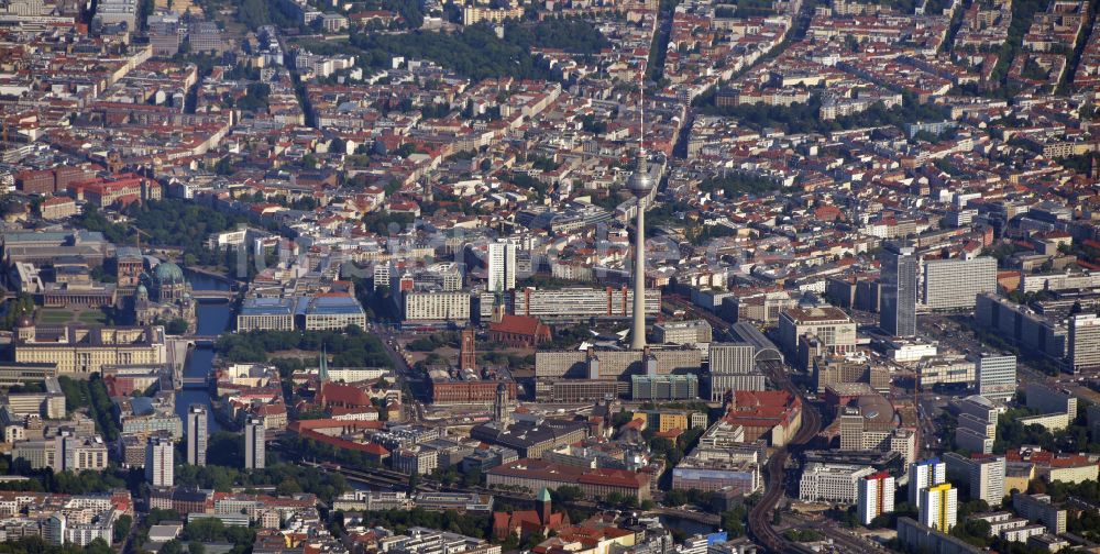 Luftbild Berlin - Stadtzentrum im Innenstadtbereich Mitte im Osten in Berlin