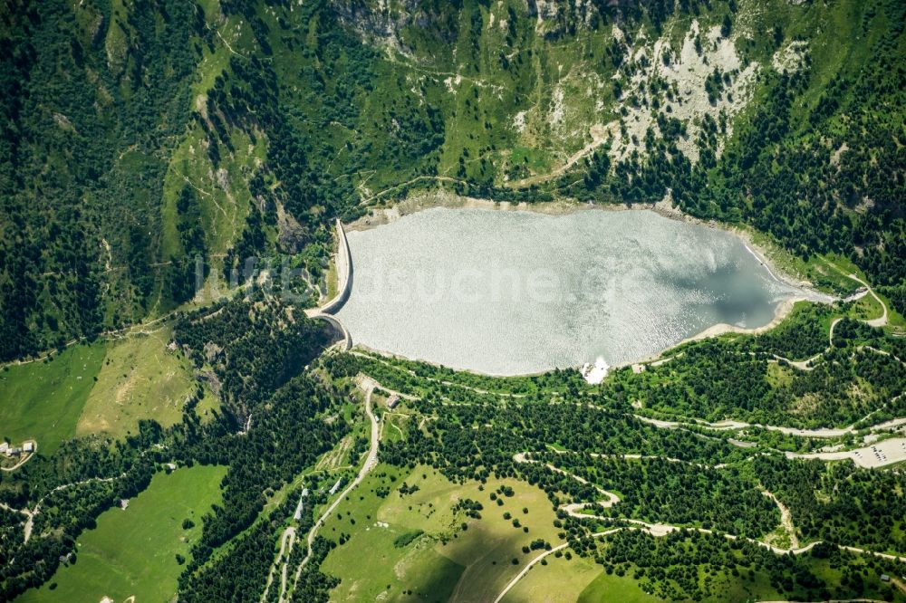 Aussois von oben - Talsperren - Staudamm und Stausee in Aussois in Auvergne-Rhone-Alpes, Frankreich