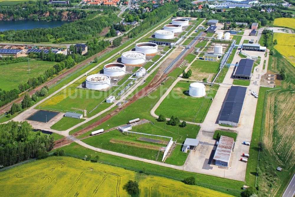 Hartmannsdorf aus der Vogelperspektive: Tanklager / Mineralölgroßhandel in Hartmannsdorf im Bundesland Sachsen