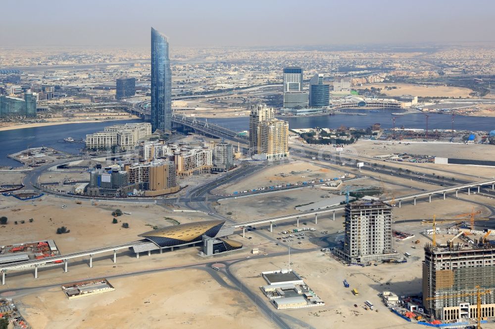 Luftaufnahme Dubai - Uferbereiche am Flußverlauf The Creek im Ortsteil Bur Dubai in Dubai in Vereinigte Arabische Emirate