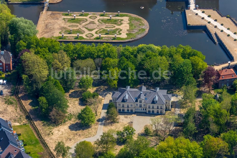Luftbild Isselburg - Wassergraben und Parkanlagen am Wasserschloß Anholt in Isselburg im Bundesland Nordrhein-Westfalen, Deutschland