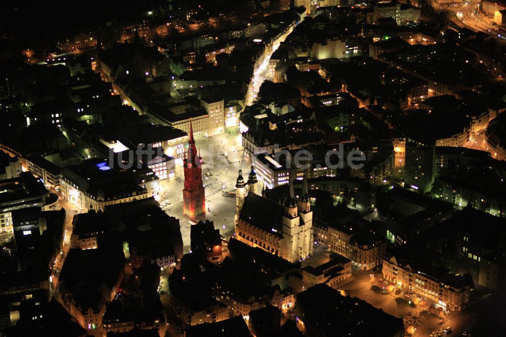 Nacht-Luftaufnahme Halle - Nachtluftbild vom Stadtzentrum der Innenstadt von Halle an der Saale