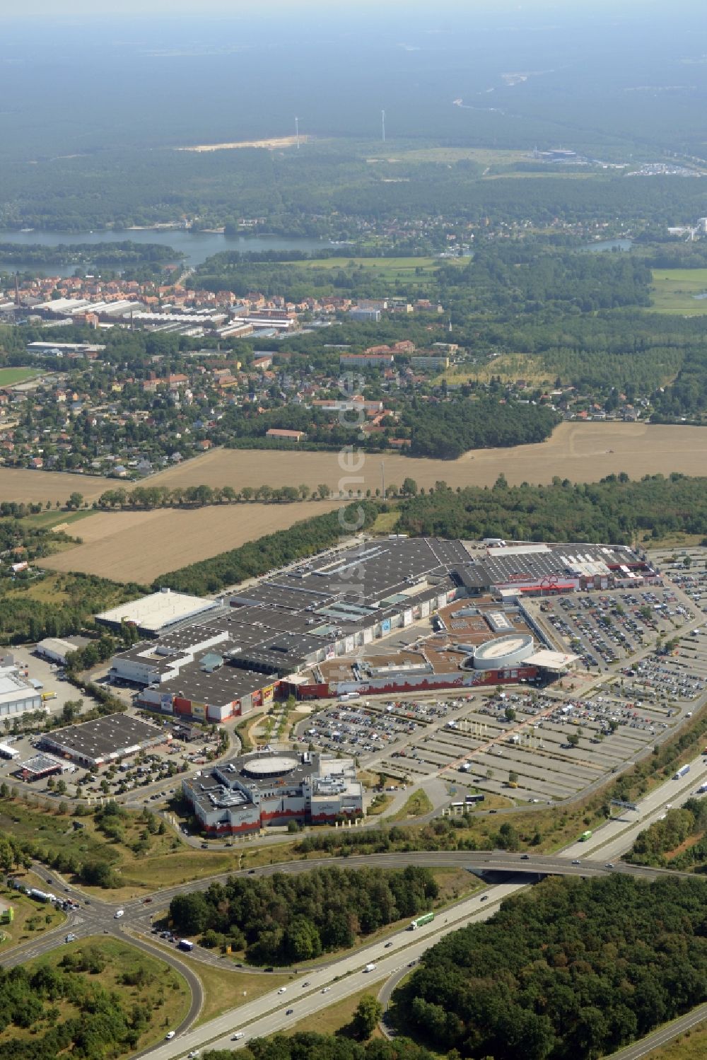 Luftaufnahme Wildau - A10 Center an der BAB Bundesautobahn A10 bei Wildau im Bundesland Brandenburg