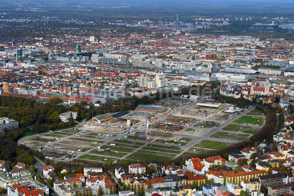 Luftbild München - Abbauarbeiten auf dem Festgelände des Münchener Oktoberfestes auf der Theresienwiese in München im Bundesland Bayern