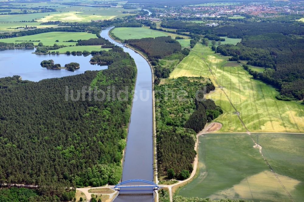 Niegripp von oben - Ablagerungsfläche nahe der Feldwegbrücke Niegripp-Detershagen über dem Elbe-Havel-Kanal im Bundesland Sachsen-Anhalt