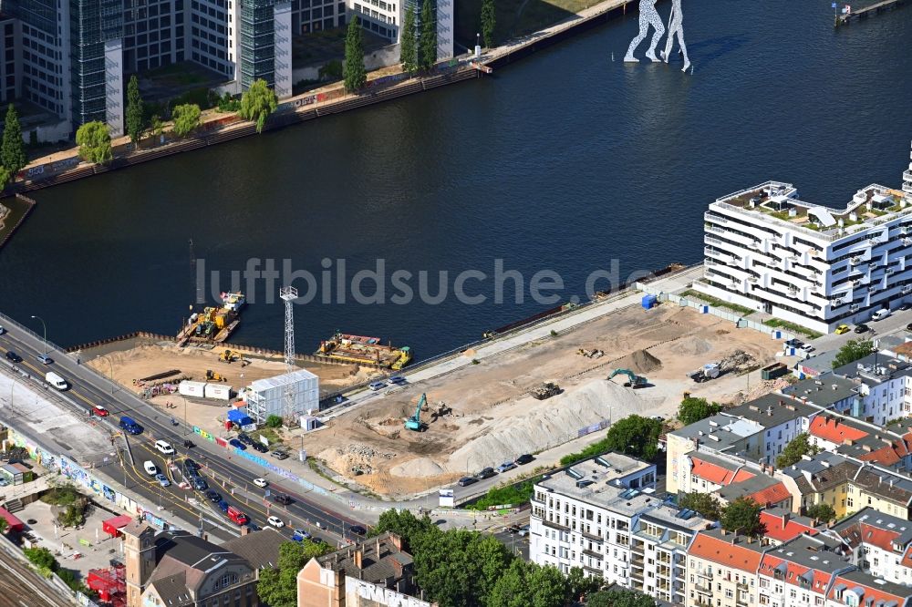 Luftbild Berlin - Abriß, Abbruch- und Entsiegelungs- Arbeiten an den Betonflächen im ehmaligen Osthafen in Berlin, Deutschland