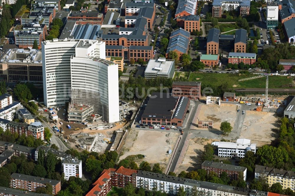 Luftbild Hamburg - Abriß- Baustelle zum Rückbau des Hochhaus- Gebäude Euler-Hermes-Hochhaus an der Friedensallee in Hamburg, Deutschland