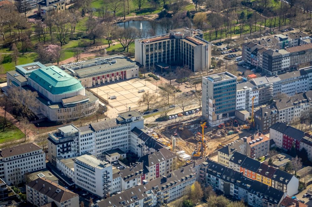 Luftaufnahme Essen - Abriß- Baustelle zum Rückbau des Hochhaus- Gebäude an der Huyssenallee in Essen im Bundesland Nordrhein-Westfalen, Deutschland
