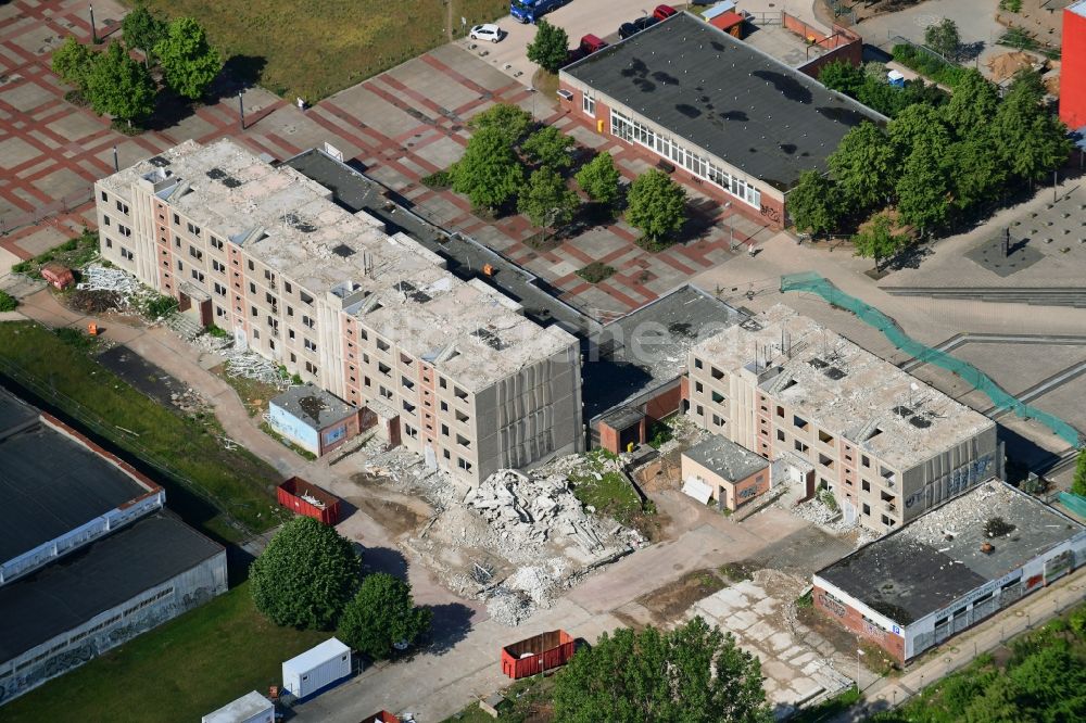 Schwerin von oben - Abriß- Baustelle zum Rückbau des Hochhaus- Gebäude in Schwerin im Bundesland Mecklenburg-Vorpommern, Deutschland