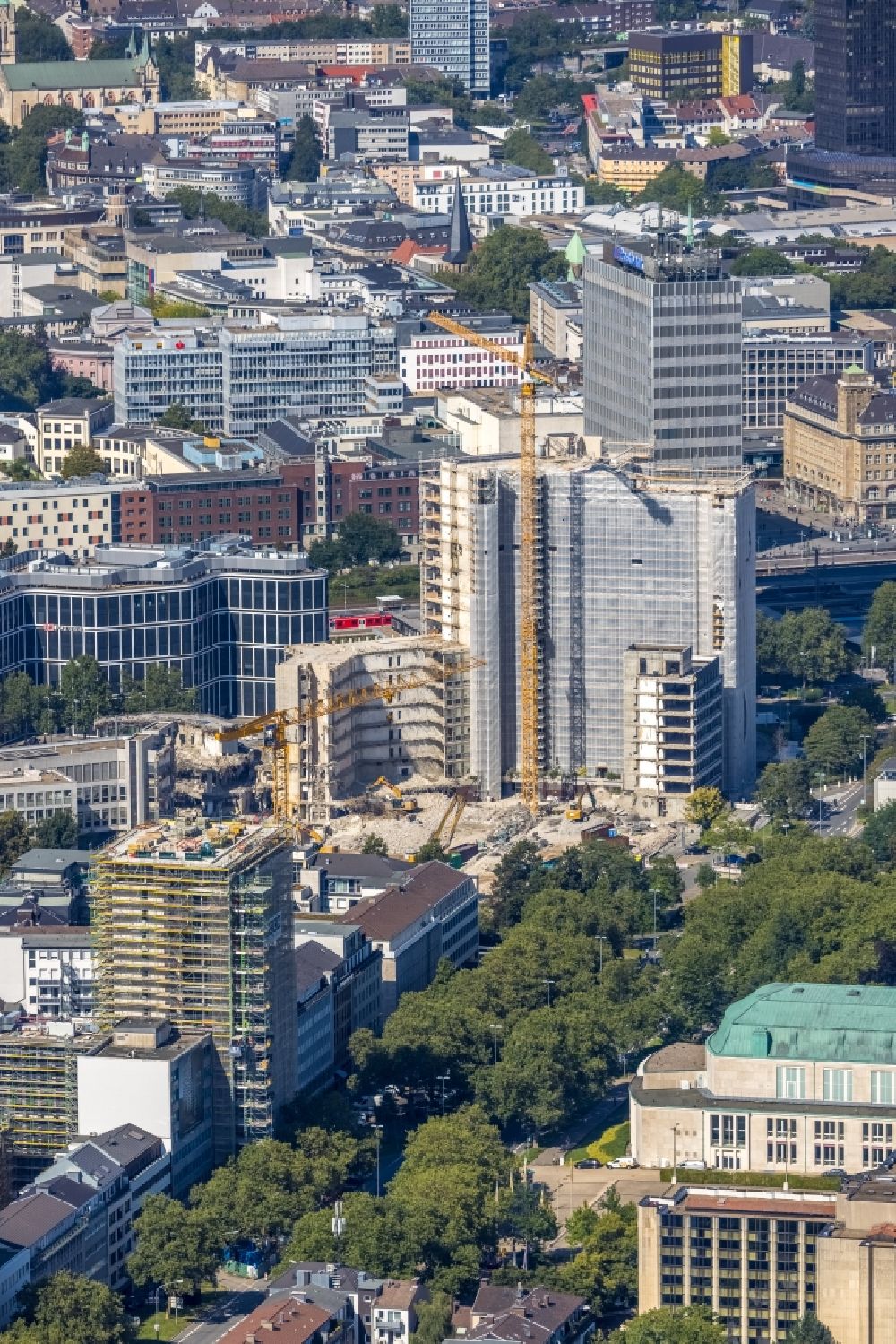 Luftbild Essen - Abriß- Baustelle zum Rückbau des Hochhaus- Gebäude Ypsilon-Haus in Essen im Bundesland Nordrhein-Westfalen, Deutschland