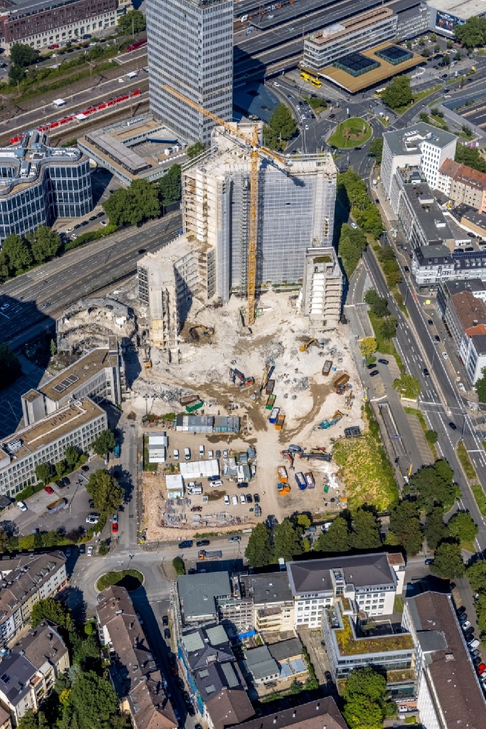 Luftaufnahme Essen - Abriß- Baustelle zum Rückbau des Hochhaus- Gebäude Ypsilon-Haus in Essen im Bundesland Nordrhein-Westfalen, Deutschland