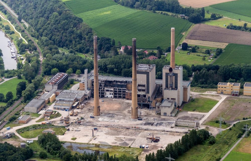 Porta Westfalica von oben - Abriß und Demontage der Kraftwerksanlagen des Heizkraftwerkes Altes Kraftwerk in Porta Westfalica im Bundesland Nordrhein-Westfalen, Deutschland
