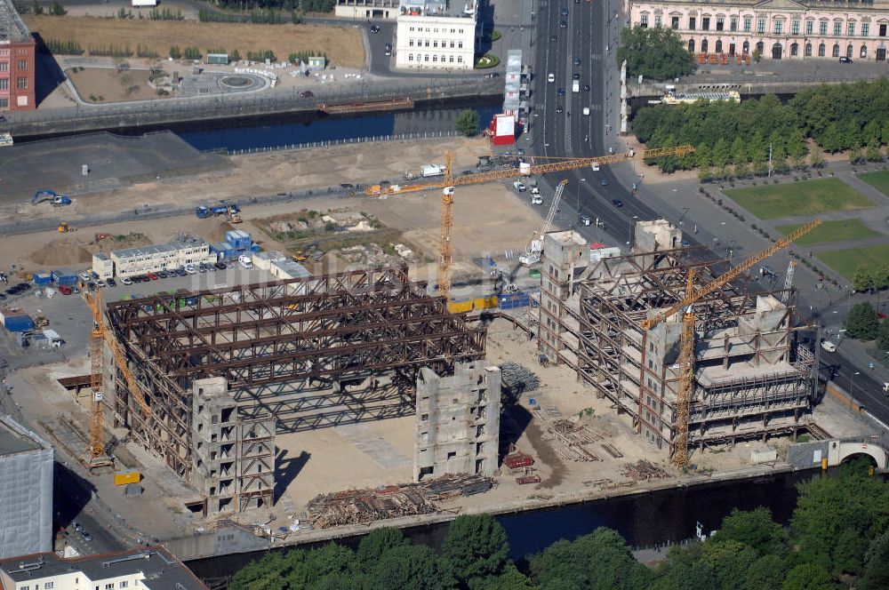 Berlin aus der Vogelperspektive: Abriss des Palast der Republik in Berlin-Mitte