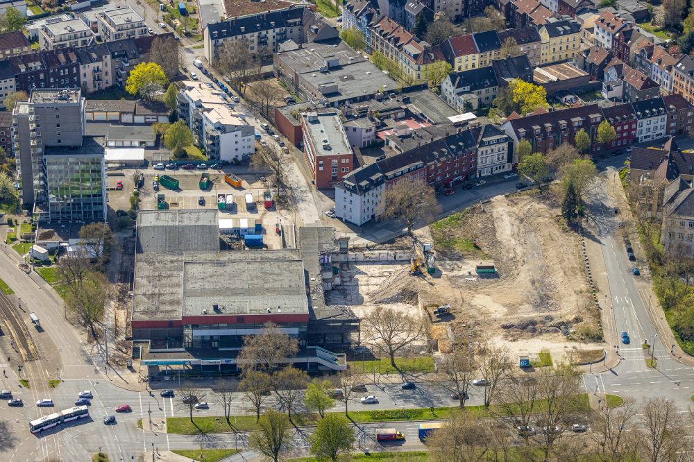 Luftaufnahme Gelsenkirchen - Abrissarbeiten des Gebäudes Zentralbad in Gelsenkirchen im Bundesland Nordrhein-Westfalen, Deutschland