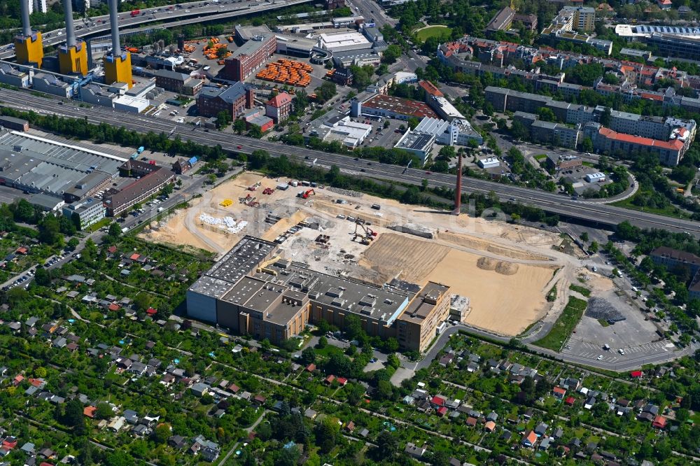 Luftbild Berlin - Abrißarbeiten auf dem Gelände der Industrie- Ruine Tabakfabrik Reemtsma im Ortsteil Schmargendorf in Berlin, Deutschland