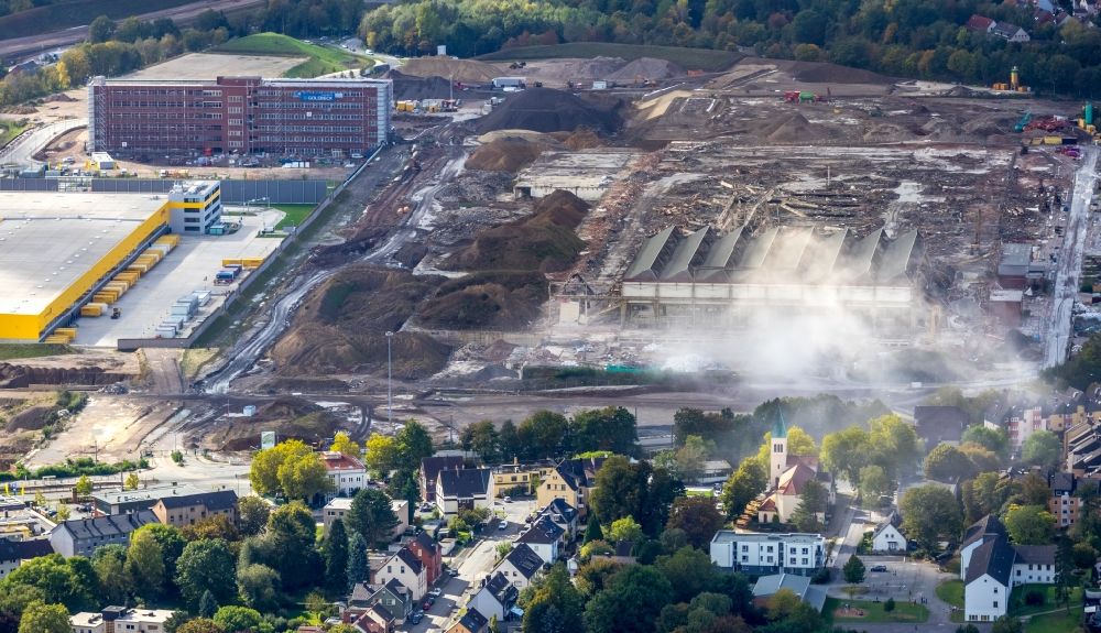 Luftaufnahme Bochum - Abrißarbeiten auf dem Gelände der Industrie- Ruine des ehemaligen OPEL- Werkes im Ortsteil Laer in Bochum im Bundesland Nordrhein-Westfalen, Deutschland