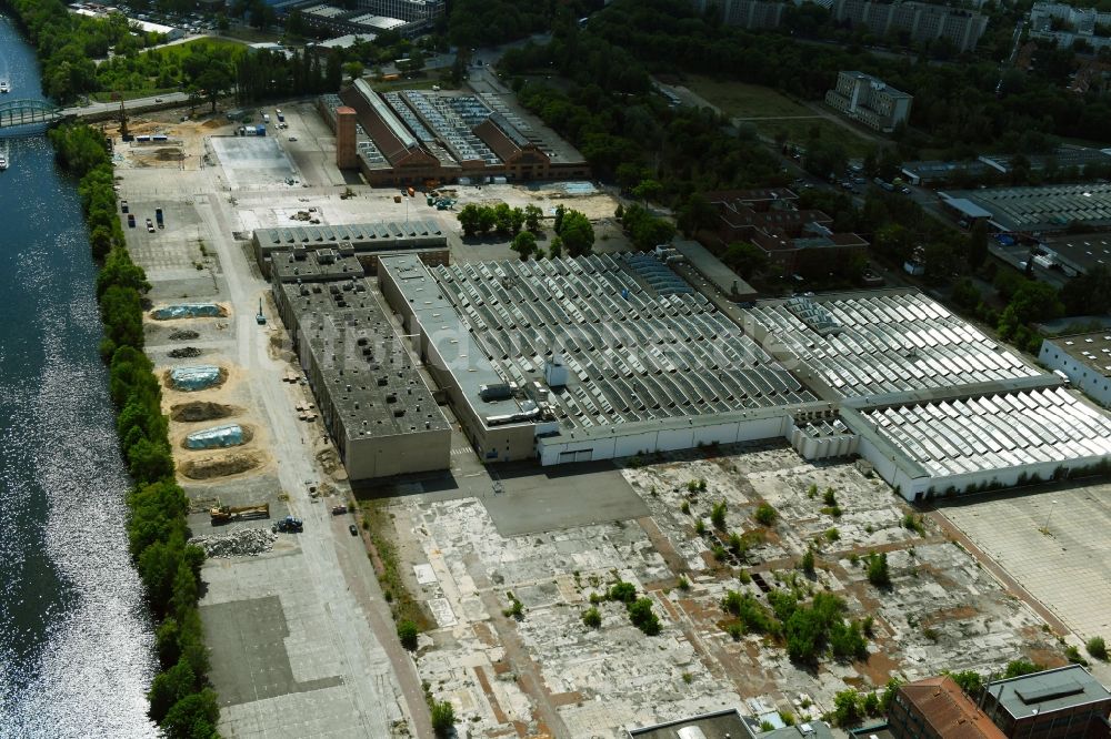 Luftbild Berlin - Abrißarbeiten auf dem Gelände der Industrie- Ruine im Ortsteil Siemensstadt in Berlin, Deutschland