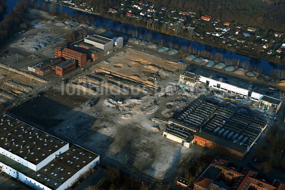Berlin von oben - Abrißarbeiten auf dem Gelände der Industrie- Ruine im Ortsteil Siemensstadt in Berlin, Deutschland