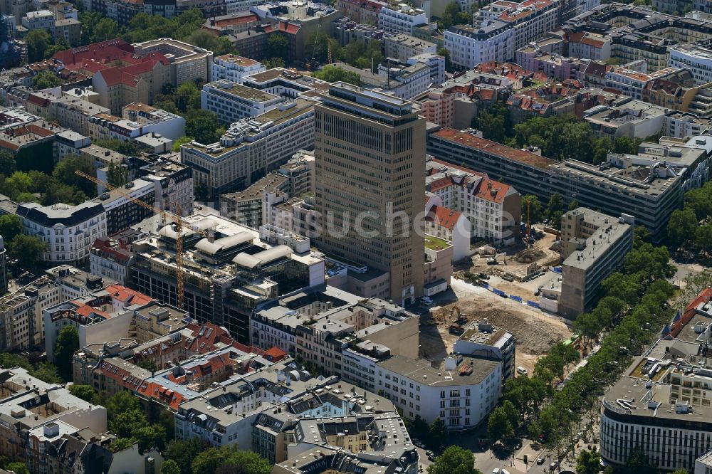 Luftbild Berlin - Abrißfläche der Bürohaus- Gebäude am Hochhaus Kurfürstendamm Karree im Ortsteil Charlottenburg in Berlin, Deutschland