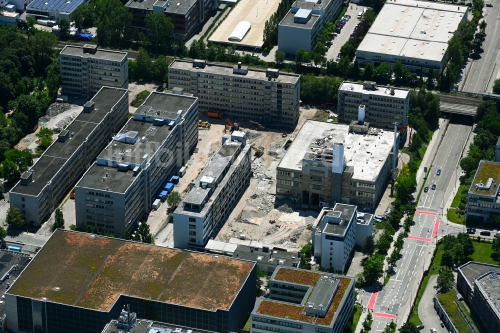 München von oben - Abrißfläche der Bürohaus- Gebäude Hufelandstraße - Knorrstraße in München im Bundesland Bayern, Deutschland