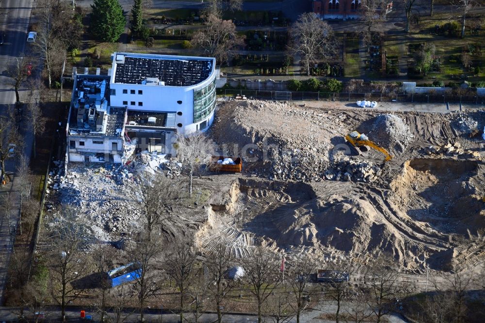 Luftaufnahme Berlin - Abrißfläche der Bürohaus- Gebäude an der Paul-Schneider-Straße im Ortsteil Bezirk Steglitz-Zehlendorf in Berlin, Deutschland