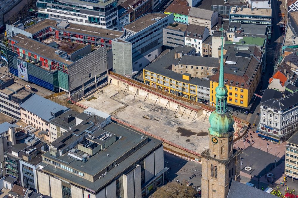 Luftbild Dortmund - Abrissfläche des ehemaligen Kaufhaus- Gebäudes an der Kampstraße neben der St. Reinold in Dortmund im Bundesland Nordrhein-Westfalen, Deutschland