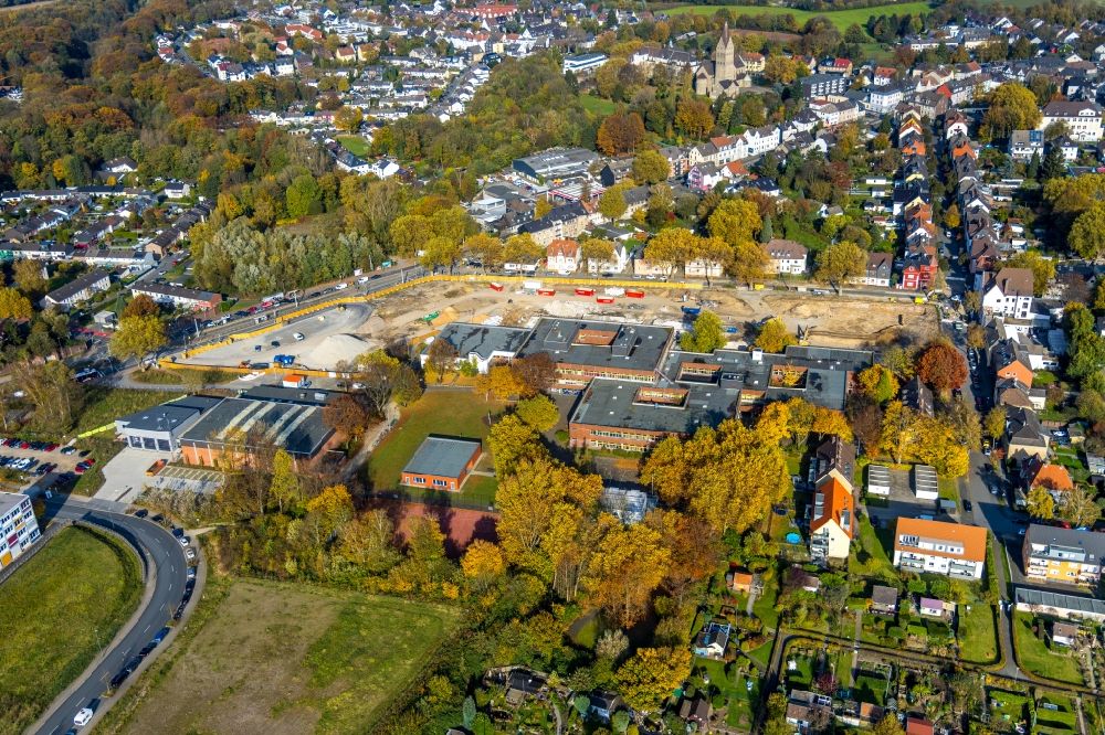 Luftbild Bochum - Abrißfläche des ehemaligen Schul- Gebäude zum Neubau des Schulzentrum Gerthe an der Heinrichstraße in Bochum im Bundesland Nordrhein-Westfalen, Deutschland