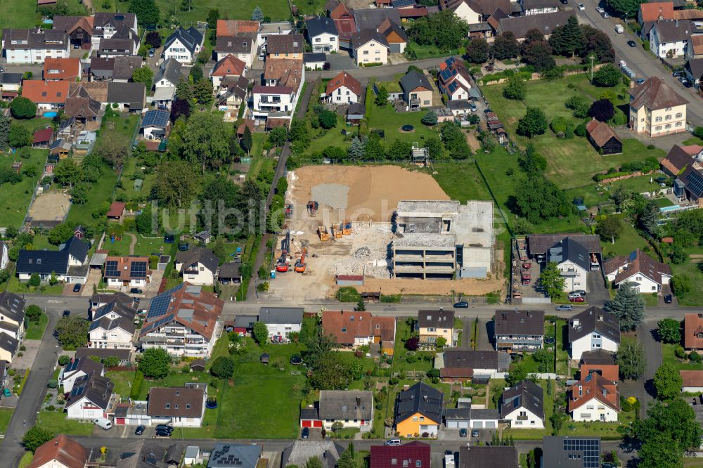 Luftaufnahme Rheinhausen - Abrissfläche des Gebäudes der Grundschule Rheinhausen in Rheinhausen im Bundesland Baden-Württemberg, Deutschland